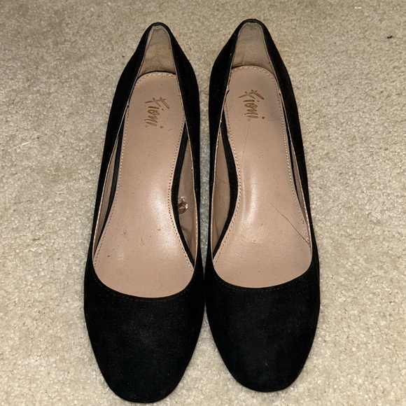 Fiona Black Heels with Gold Details - Picture 5 of 8